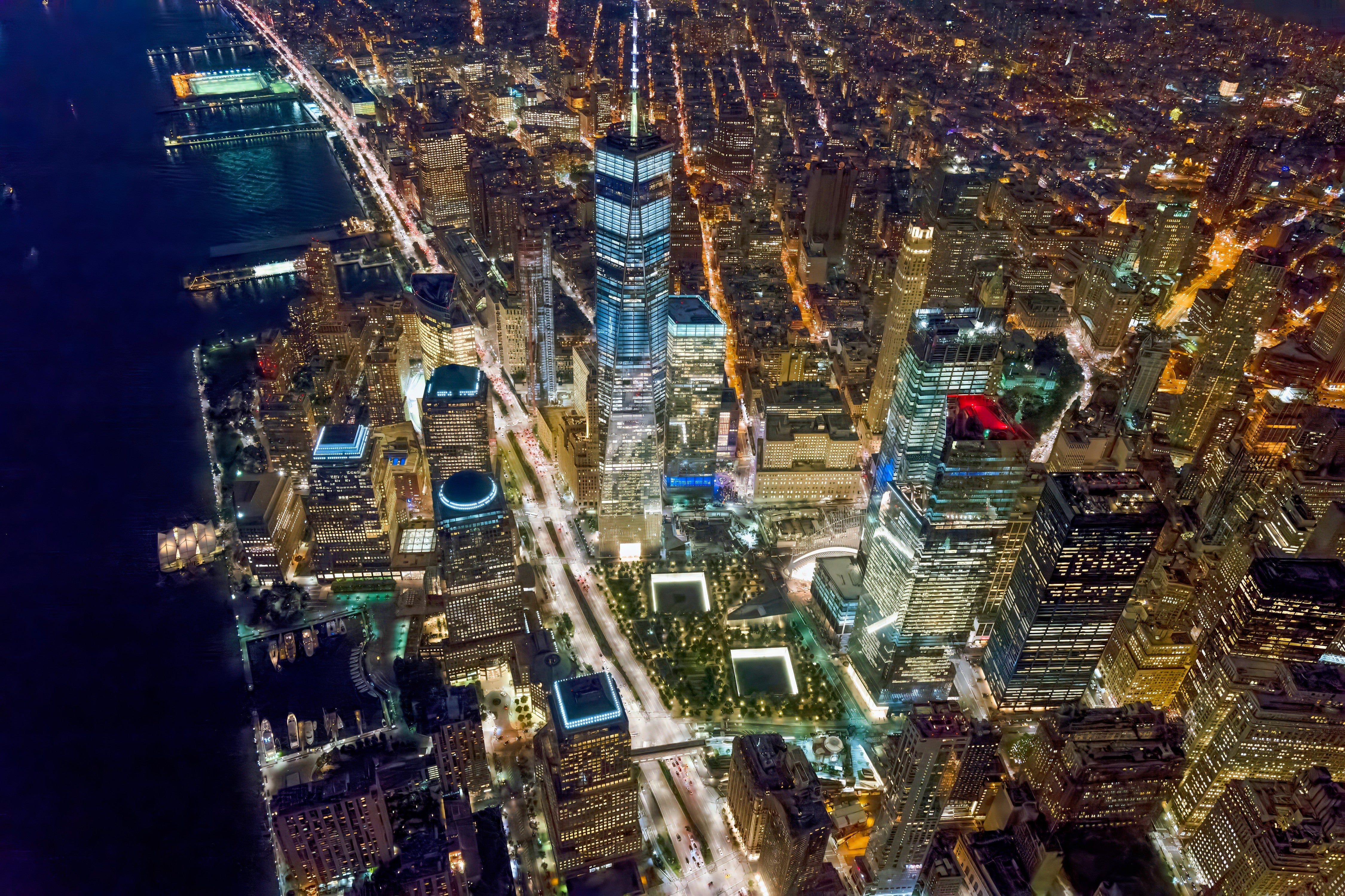 The City That Never Stops: New York in Light, Dark and from the Sky